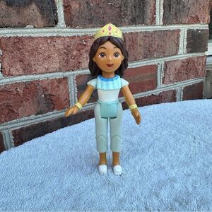 DAISY from Dora the Explorer,  Poseable Doll Cousin Daisy Márquez Queen